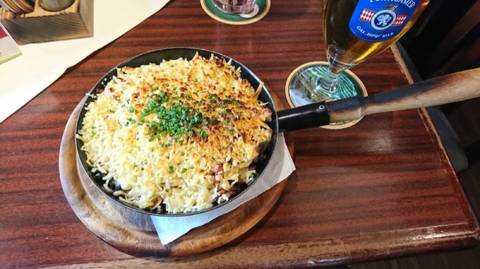 Golden Pub